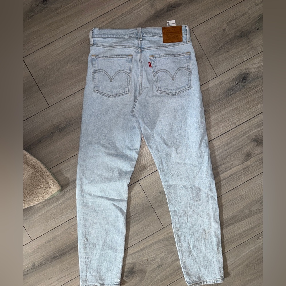 Levi's Women's Wedgie Light Blue High Rise Jeans - Picture 5 of 9